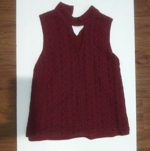 Keyhole red/burgundy sleeveless top